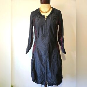 CRISCA lightweight Crinkle Black And Deep Red Dress Jacket. Size 6